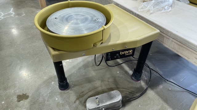 A photo of the Brent CXC Pottery Wheel.jpg